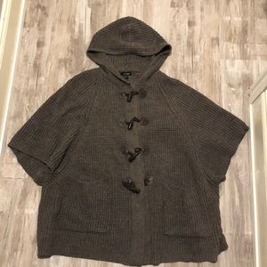 A Pea in the Pod Maternity Toggle Cape